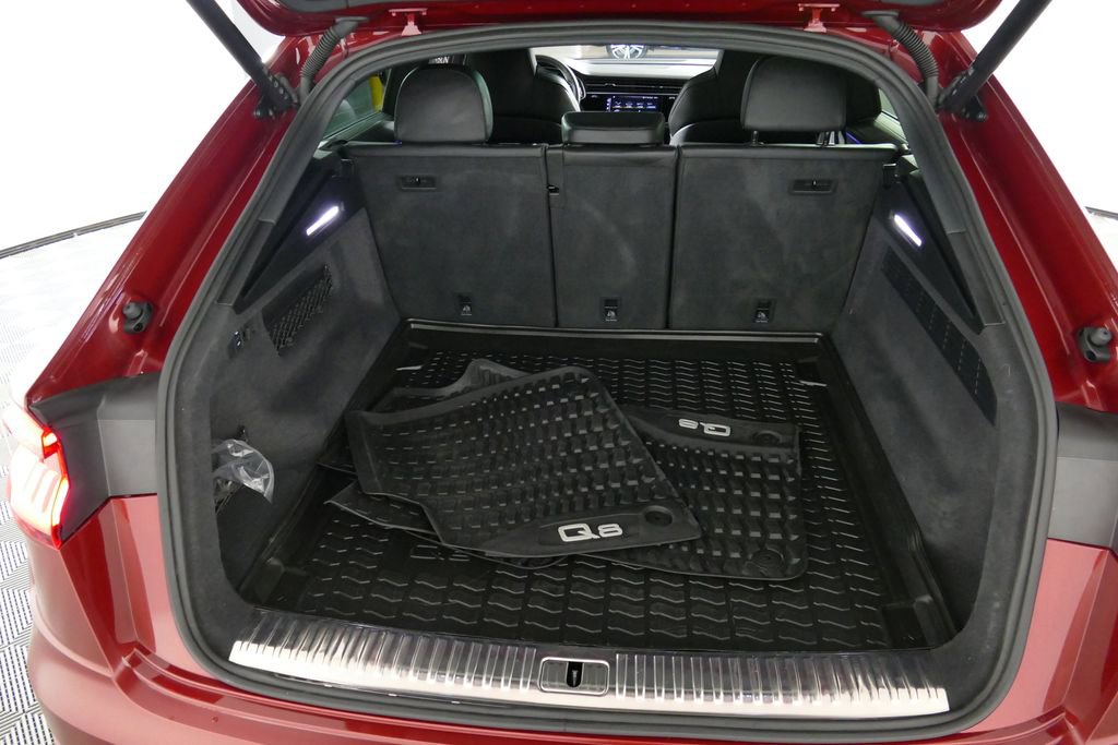 Used 2023 Audi RS Q8 image 3