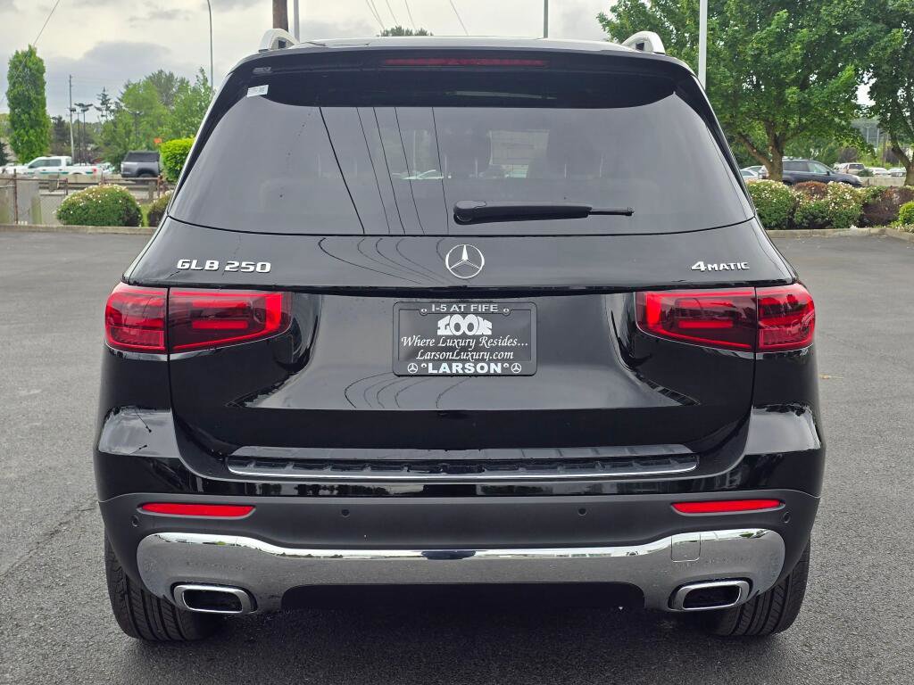 New 2026 Mercedes-Benz GLB 250 4MATIC image 5