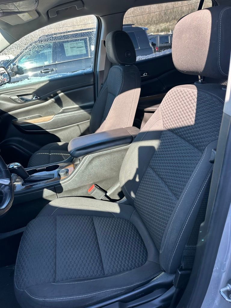 Used 2019 GMC Acadia SLE image 8