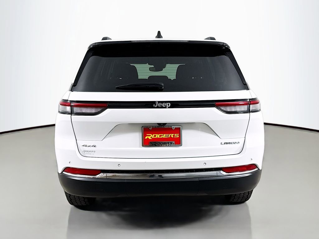 Used 2023 Jeep Grand Cherokee Laredo w/ Luxury Tech Group I AWD/4WD image 7