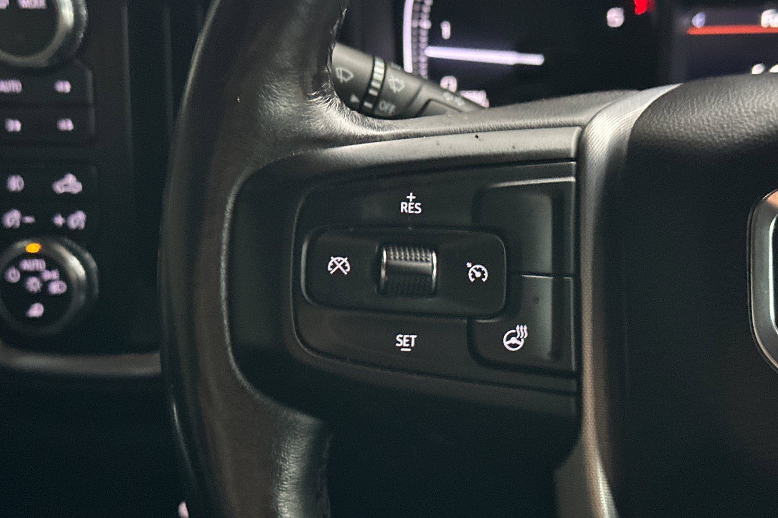 Used 2023 GMC Sierra 2500 SLT w/ SLT Convenience Package image 30