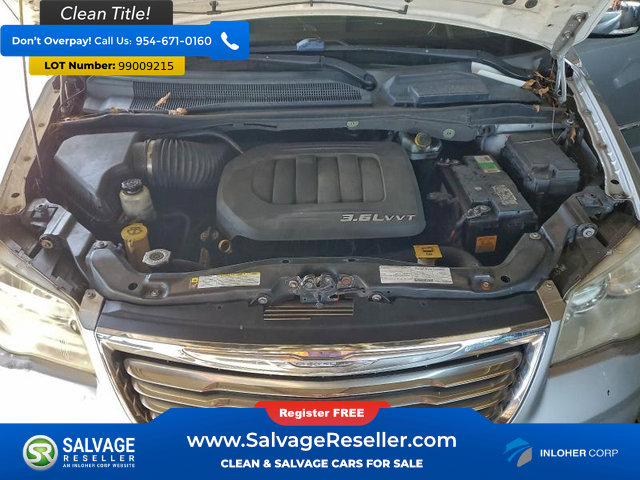Used 2013 Chrysler Town & Country Touring-L w/ Premium Group image 16