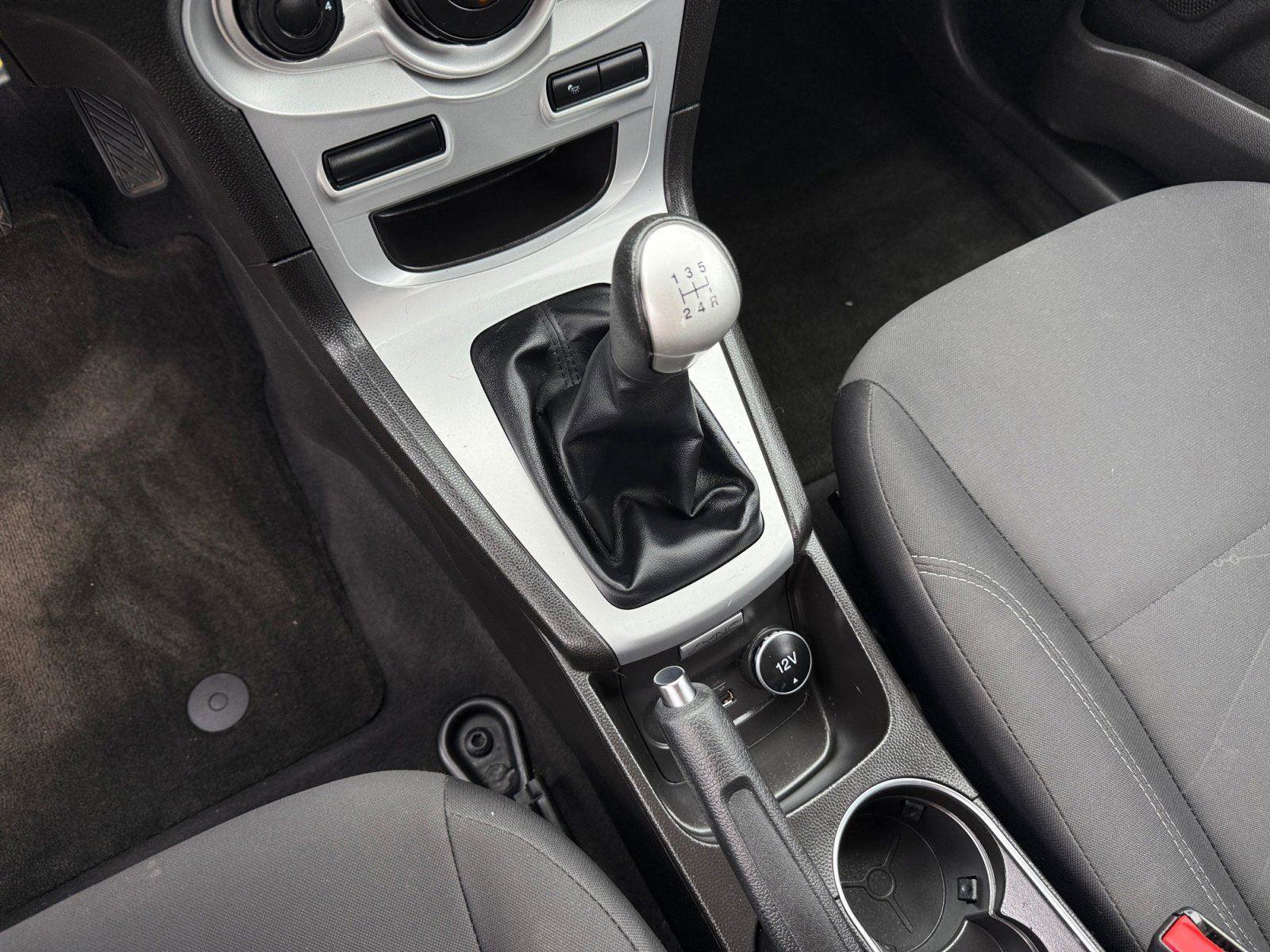 Used 2018 Ford Fiesta SE image 28