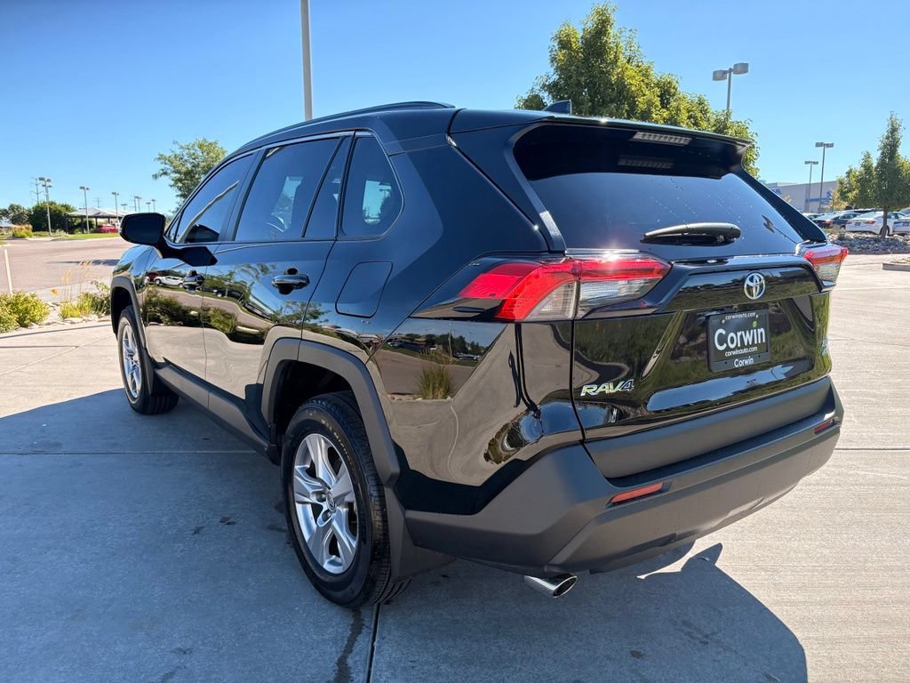 Used 2025 Toyota RAV4 XLE AWD/4WD image 5