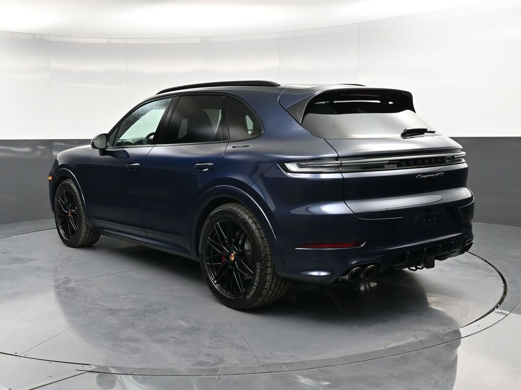 New 2026 Porsche Cayenne GTS image 3