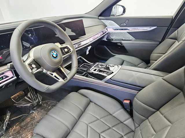 Certified 2025 BMW 750e xDrive w/ Executive Package AWD/4WD image 2
