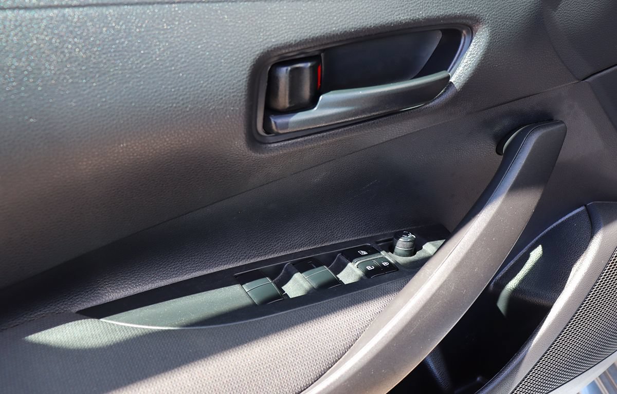 Used 2022 Toyota Corolla LE FWD image 37
