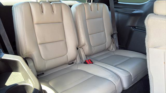 Used 2015 Ford Explorer Limited w/ Equipment Group 301A AWD/4WD image 23