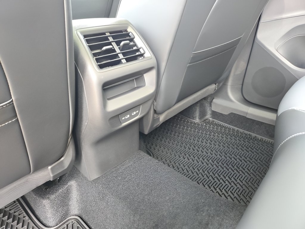 New 2026 Volkswagen Tiguan SE AWD/4WD image 13