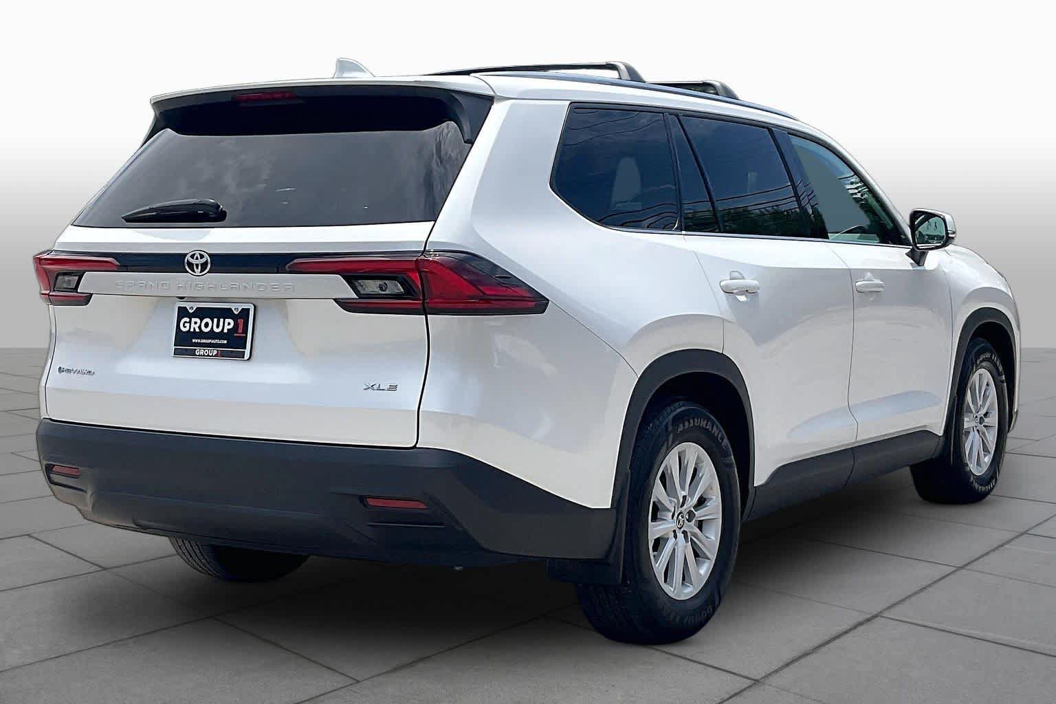 Used 2025 Toyota Grand Highlander AWD Hybrid image 13