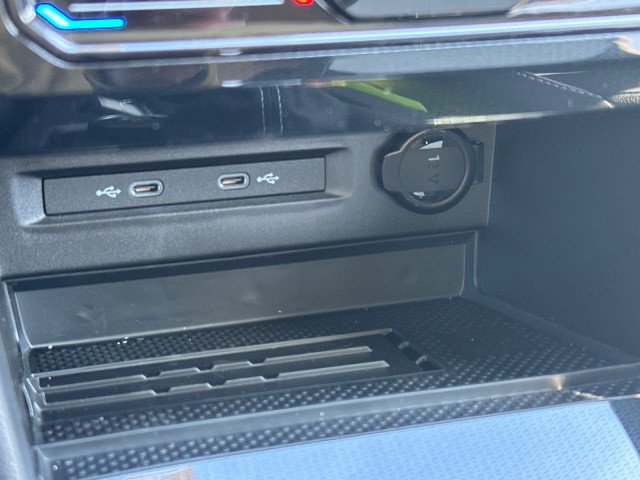 New 2025 Volkswagen Taos SEL image 44