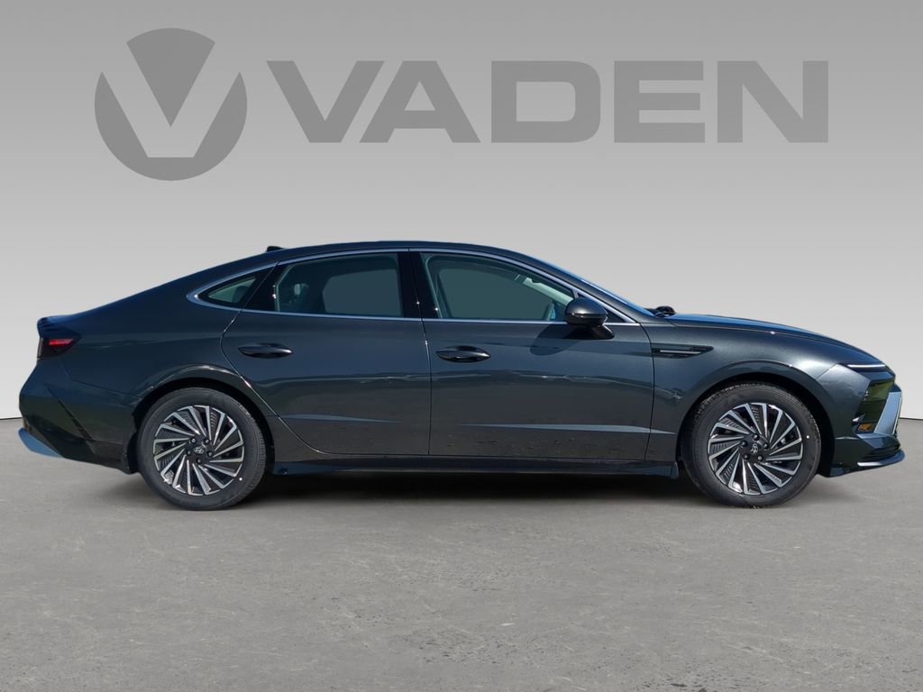 New 2025 Hyundai Sonata SEL image 2