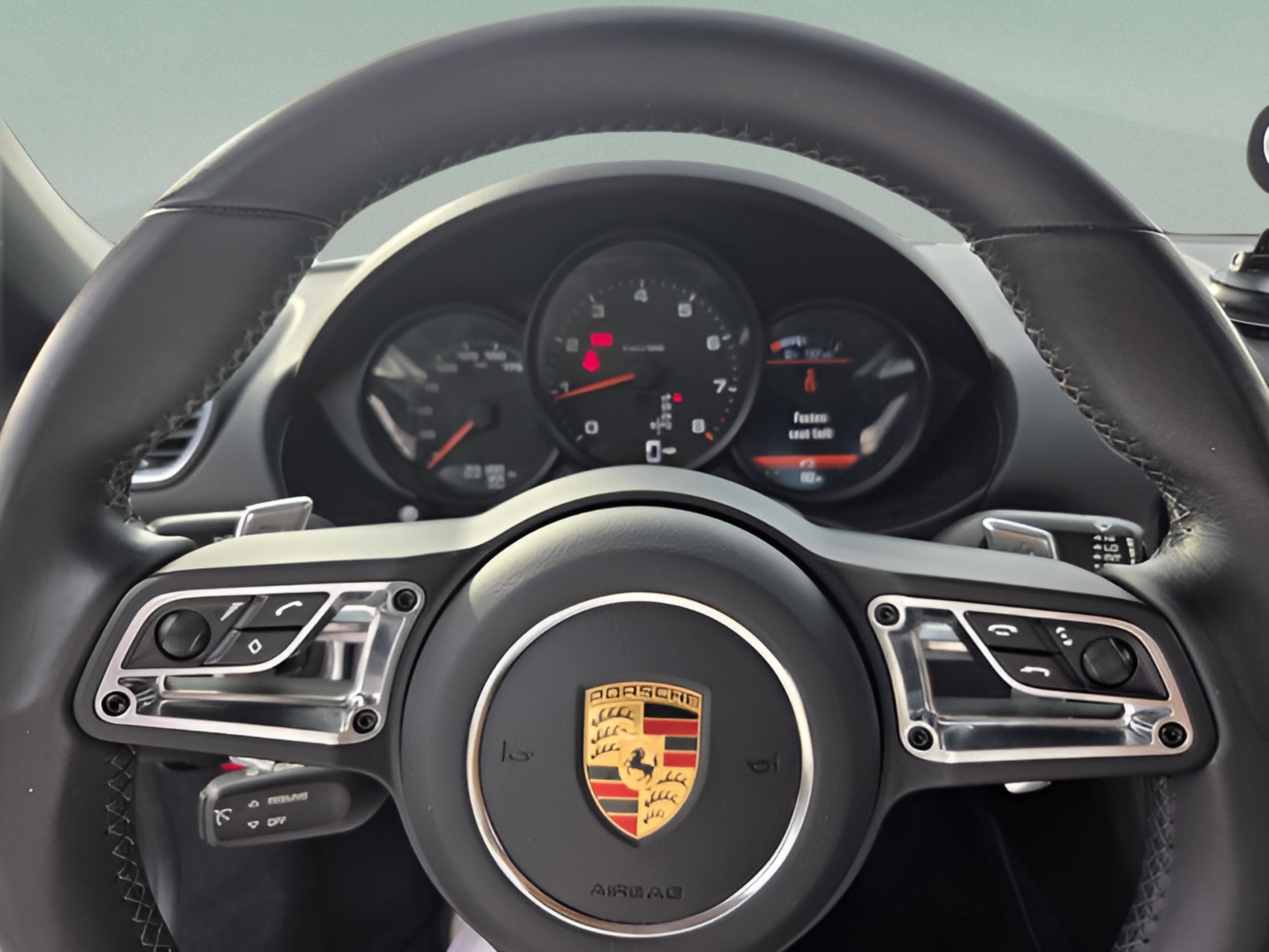 Used 2021 Porsche 718 Boxster image 12