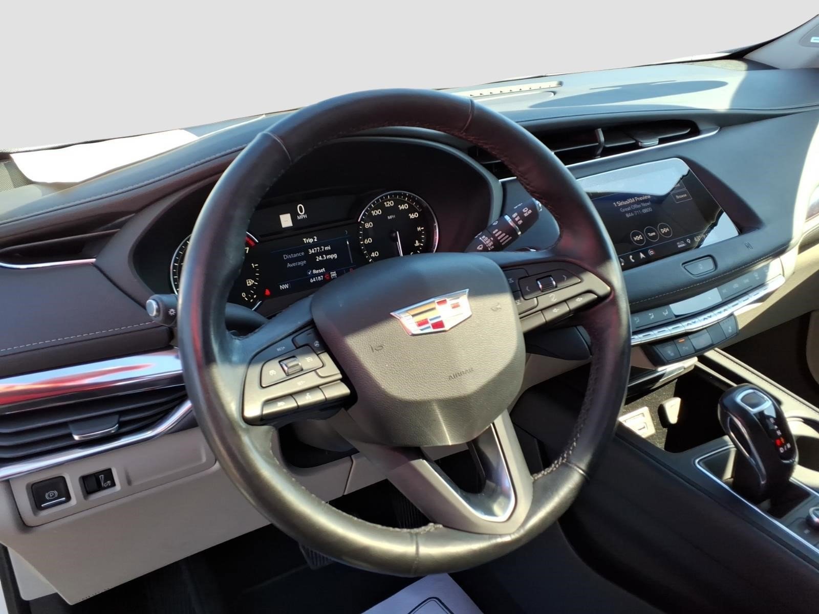 Used 2019 Cadillac XT4 Luxury w/ Cold Weather Package AWD/4WD image 12