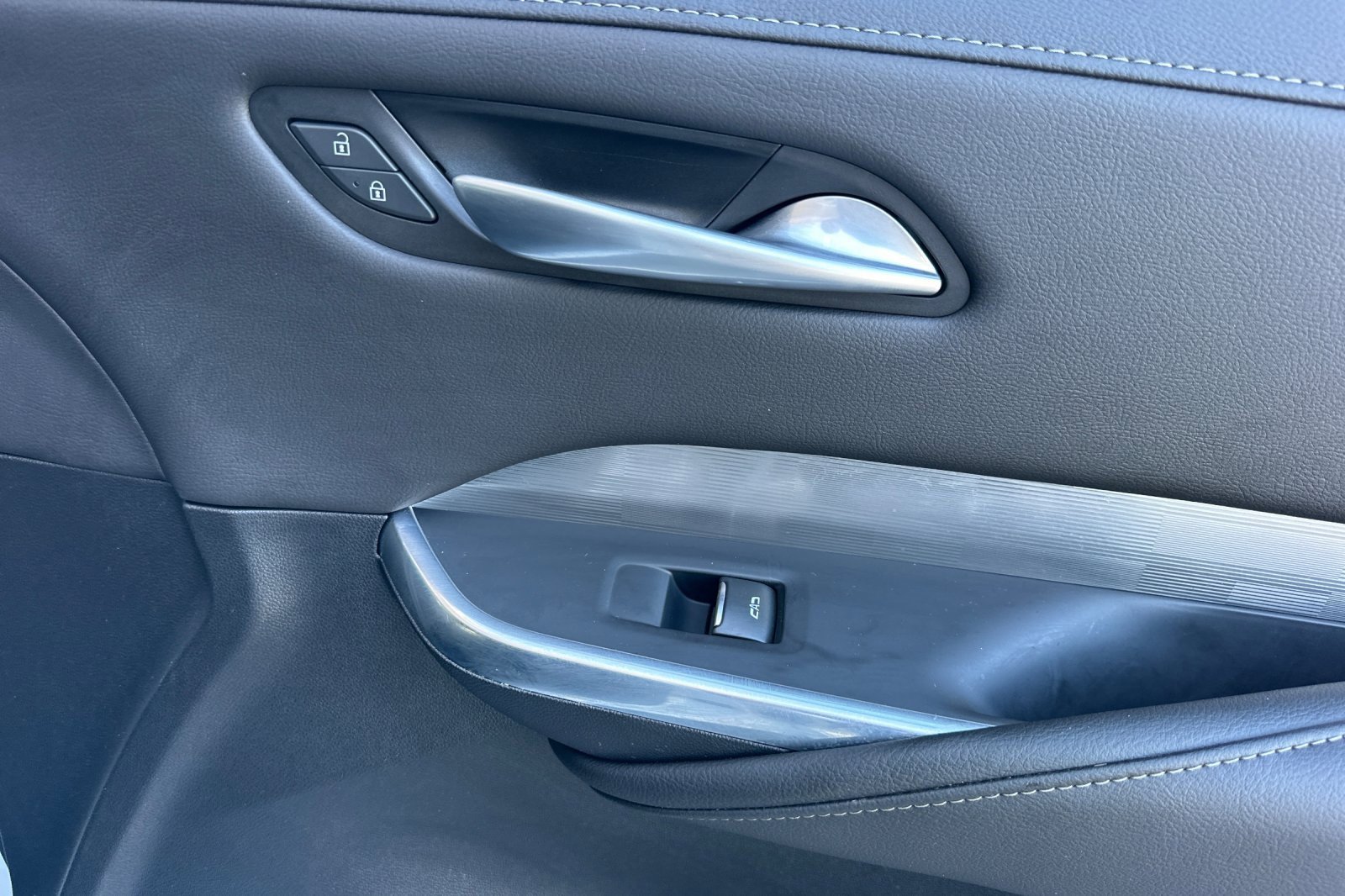 Used 2024 Cadillac XT4 Premium Luxury image 22