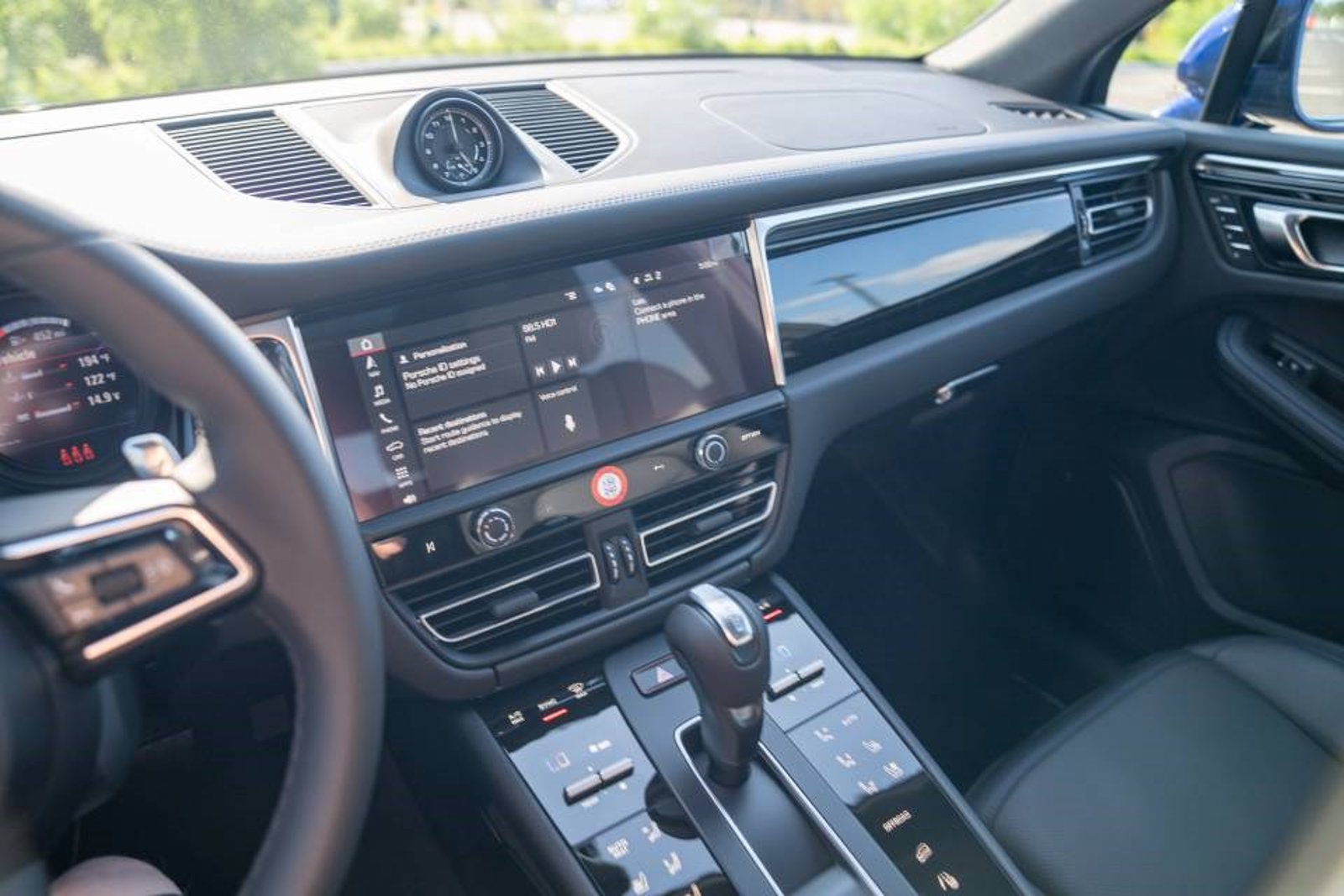 New 2026 Porsche Macan AWD/4WD image 10