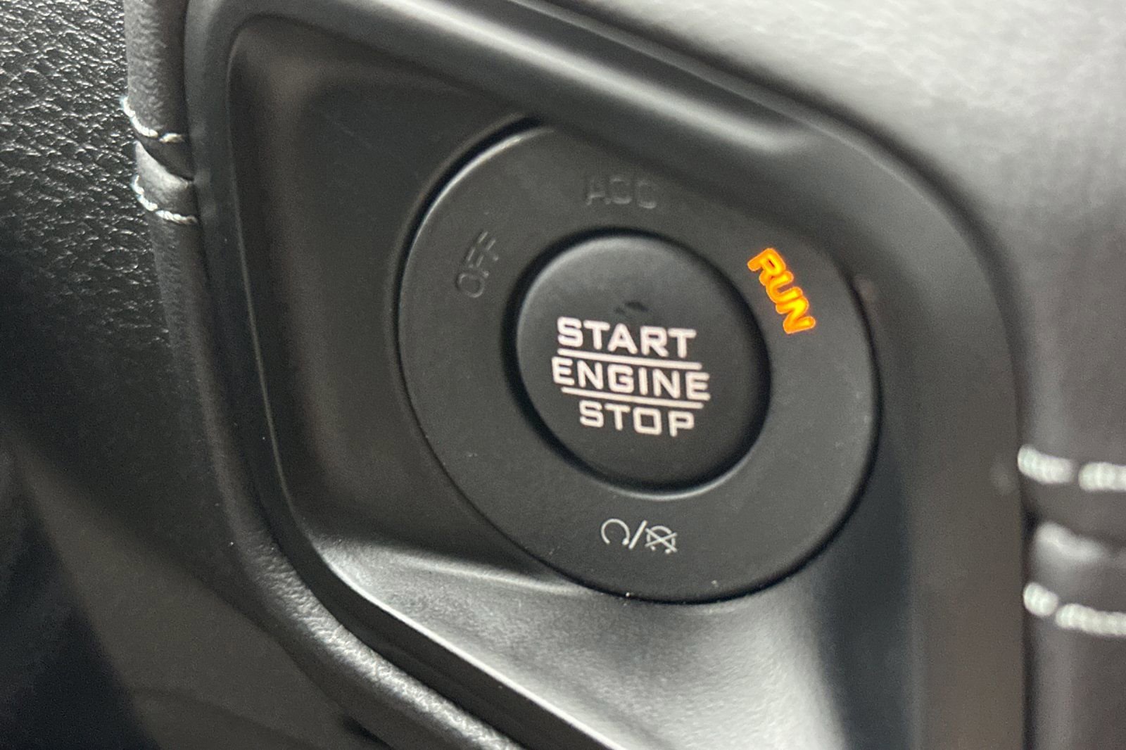 Used 2025 Jeep Wrangler Sahara image 22