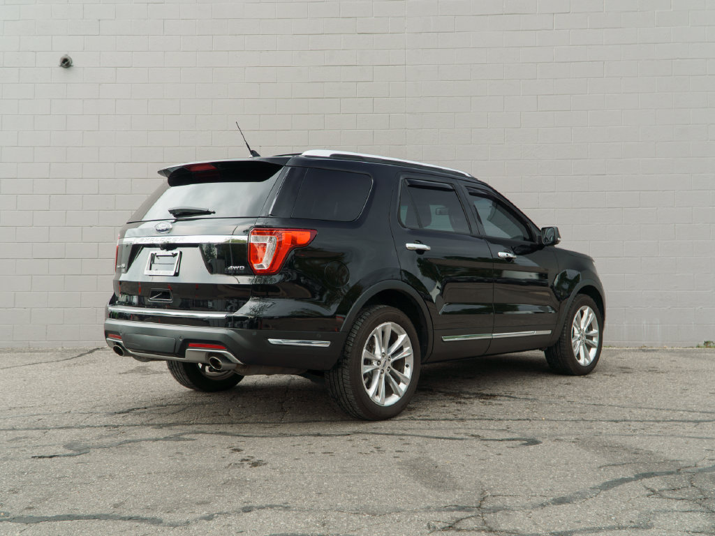 Used 2018 Ford Explorer Limited w/ Equipment Group 301A AWD/4WD image 7