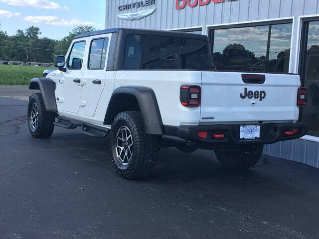Used 2024 Jeep Gladiator Rubicon w/ Technology Group AWD/4WD image 5