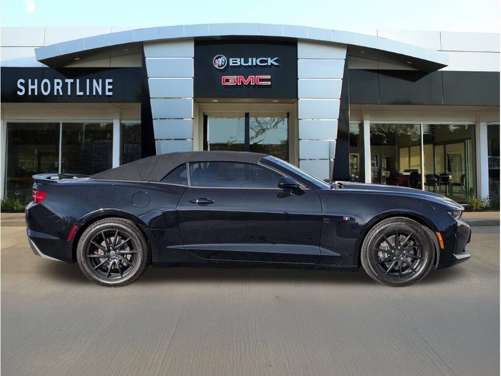 Used 2020 Chevrolet Camaro LT RWD image 2