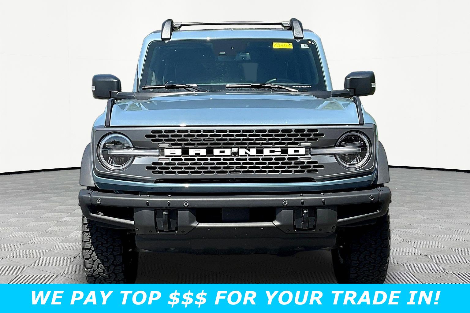 Used 2024 Ford Bronco Badlands image 2