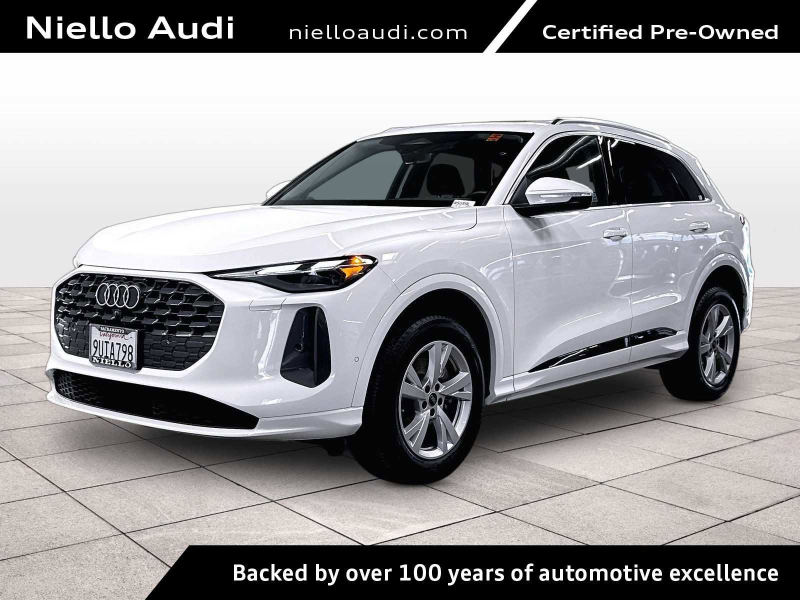 Certified 2025 Audi Q5 Premium AWD/4WD image 1