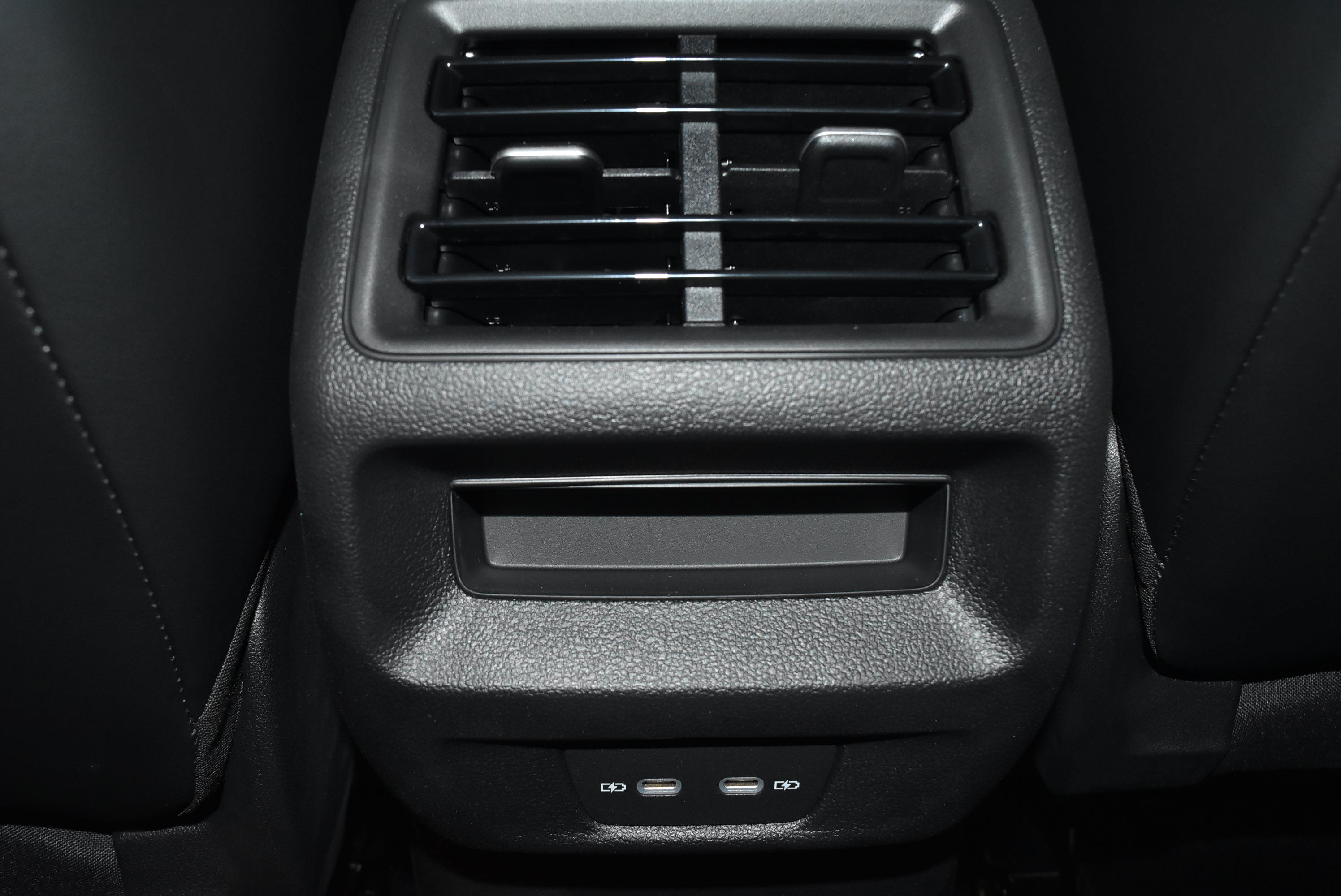 New 2026 Volkswagen Tiguan SE AWD/4WD image 15