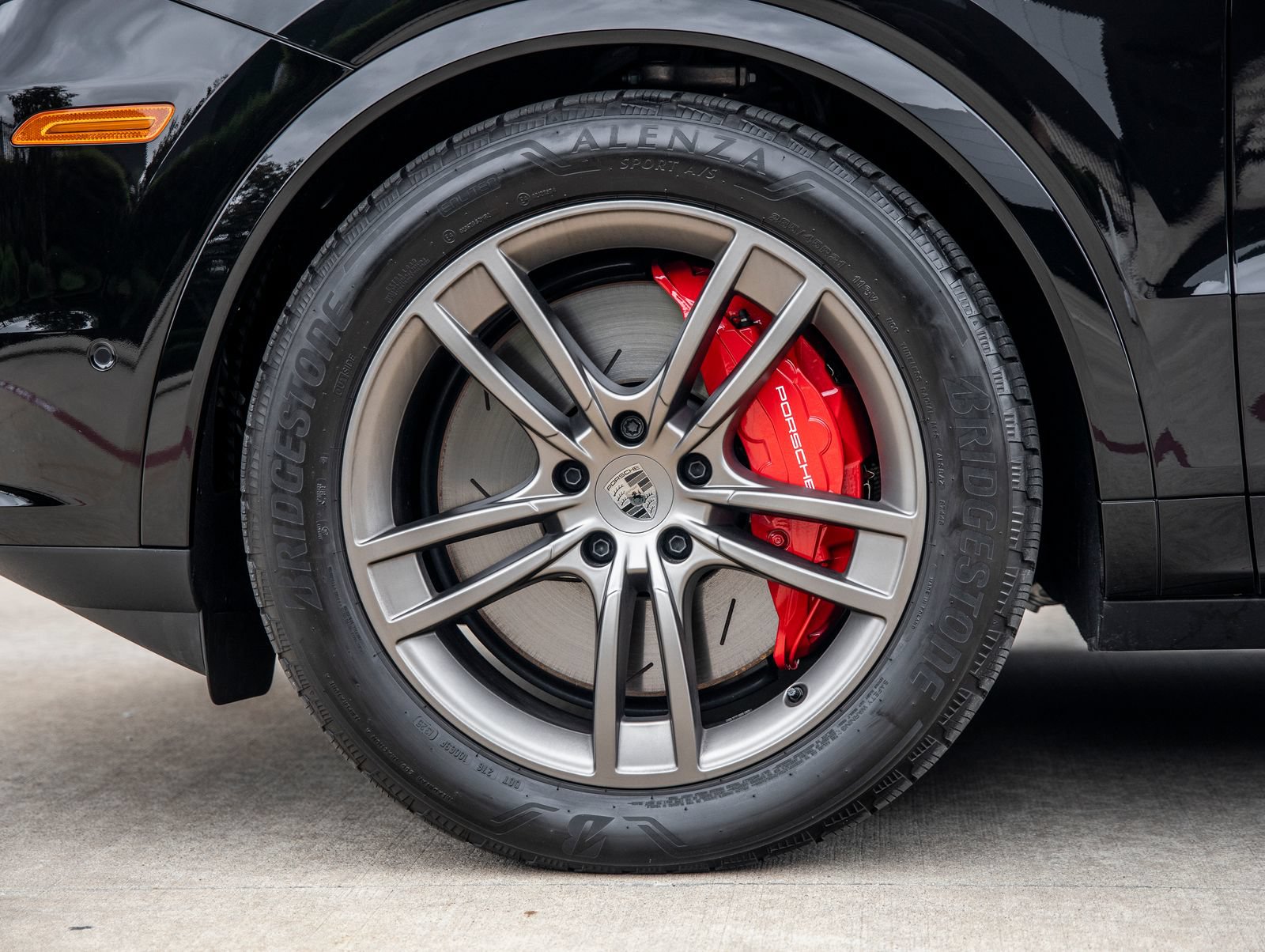 New 2025 Porsche Cayenne Turbo AWD/4WD image 15