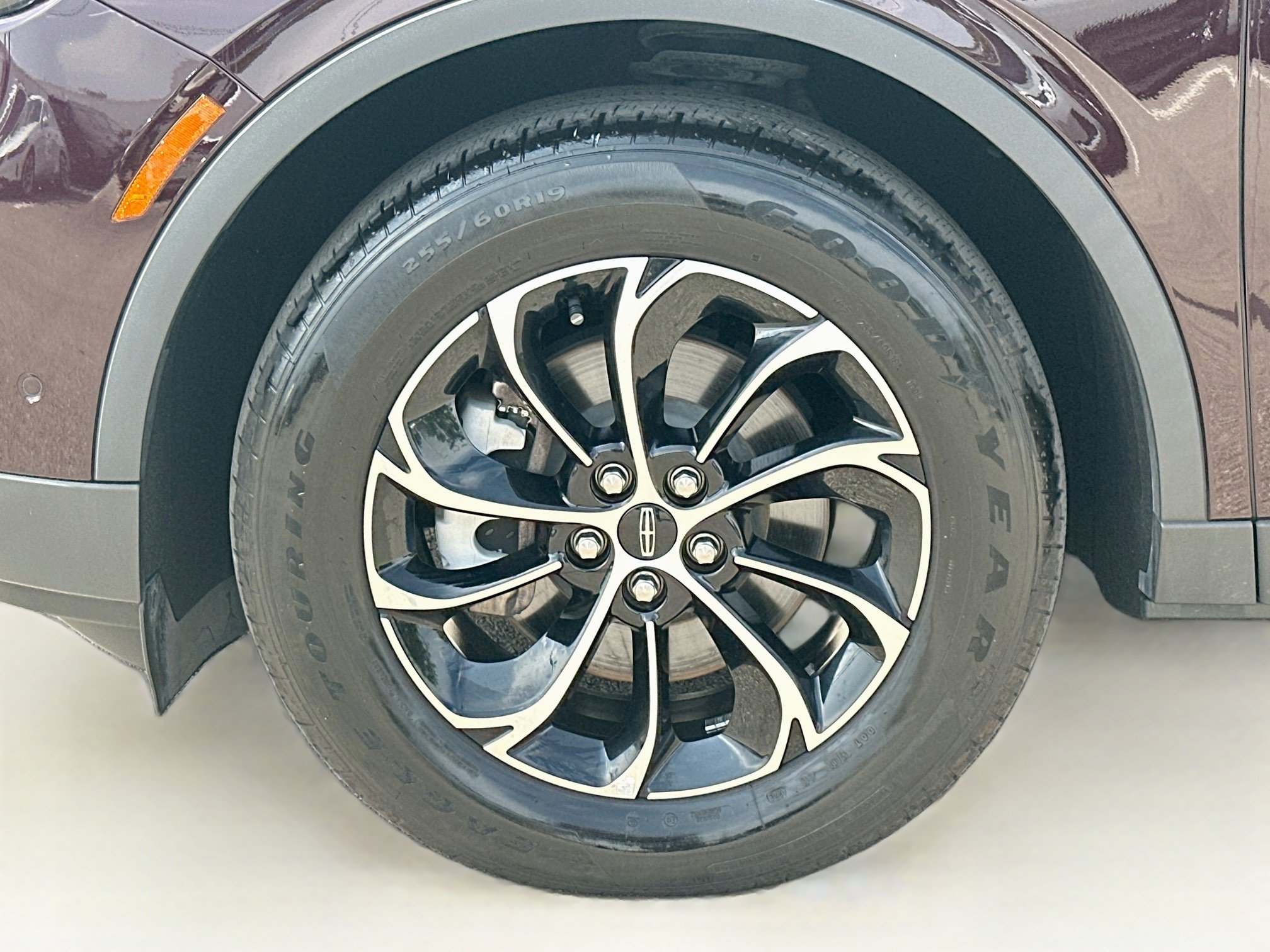 Used 2024 Lincoln Nautilus Premier AWD/4WD image 27