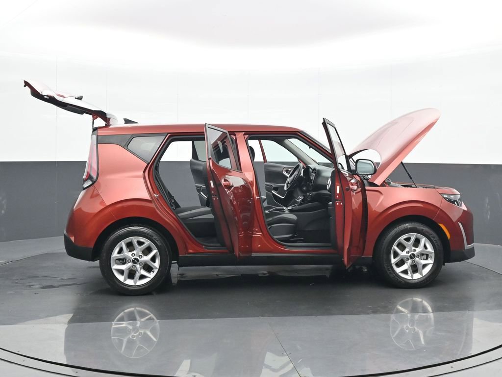 Used 2023 Kia Soul LX w/ Option Group 015 image 26