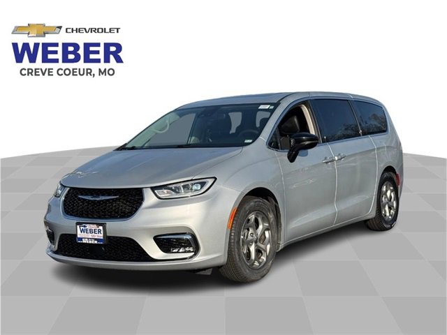 Used 2024 Chrysler Pacifica Limited image 1