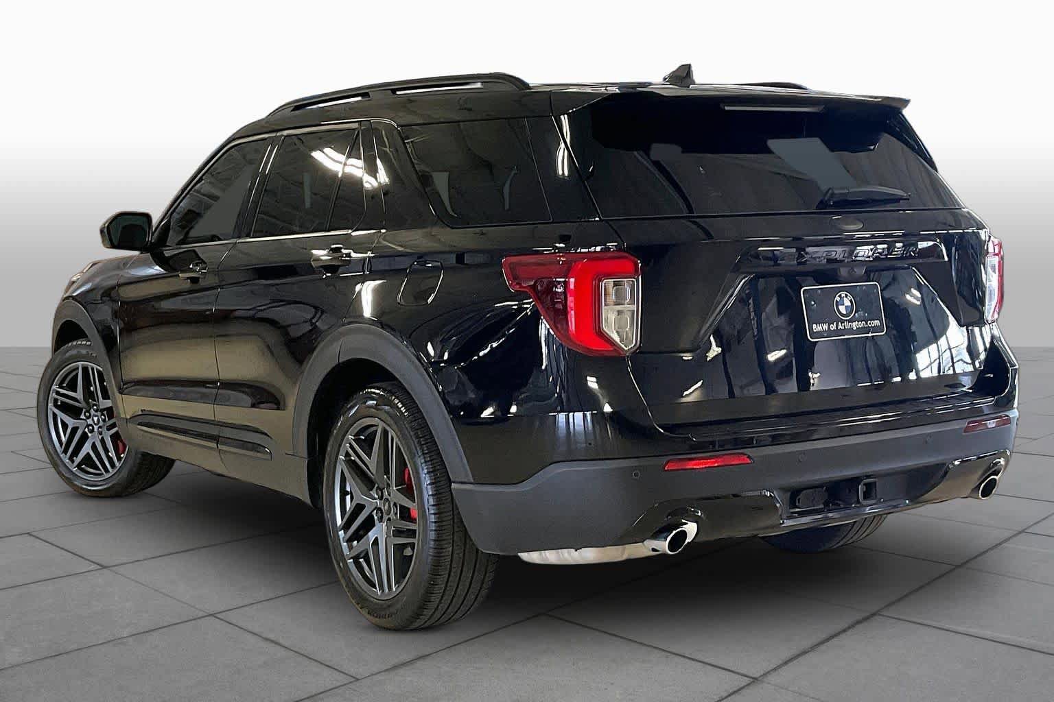 Used 2024 Ford Explorer ST-Line w/ Class IV Trailer Tow Package RWD image 10