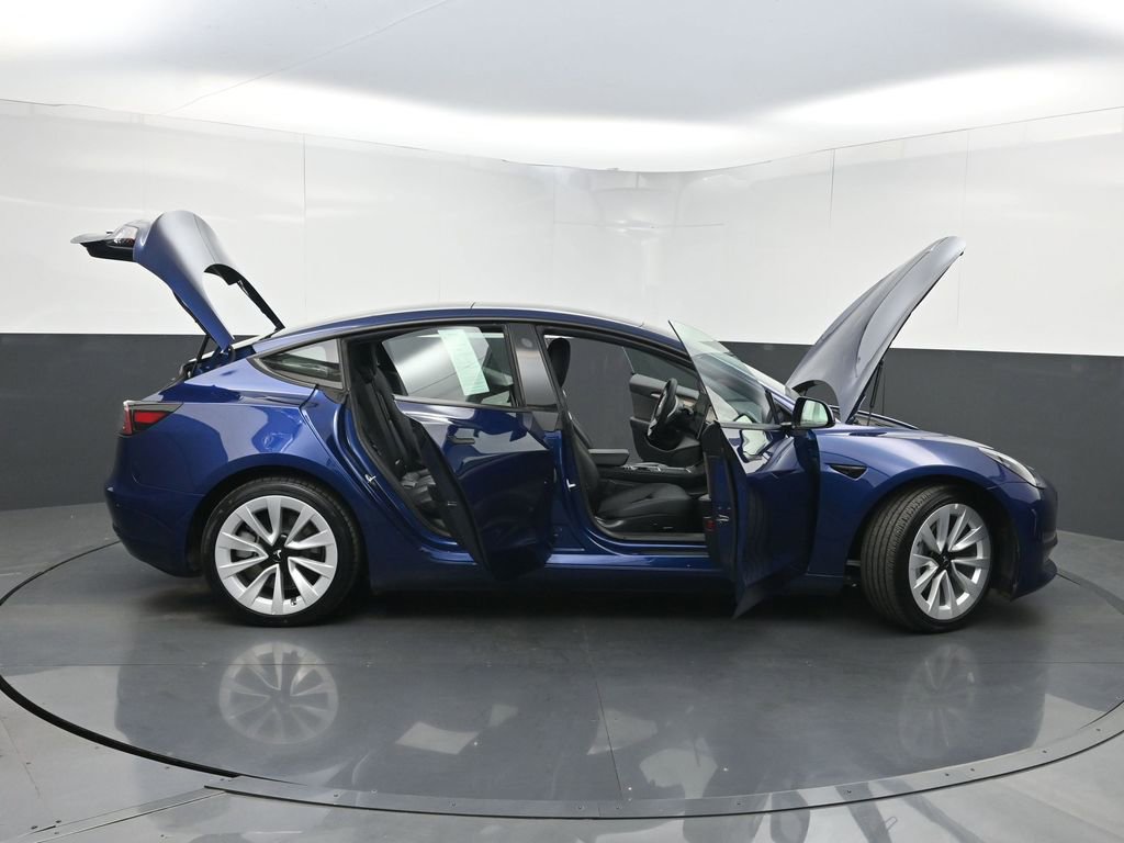Used 2023 Tesla Model 3 Standard Range image 34