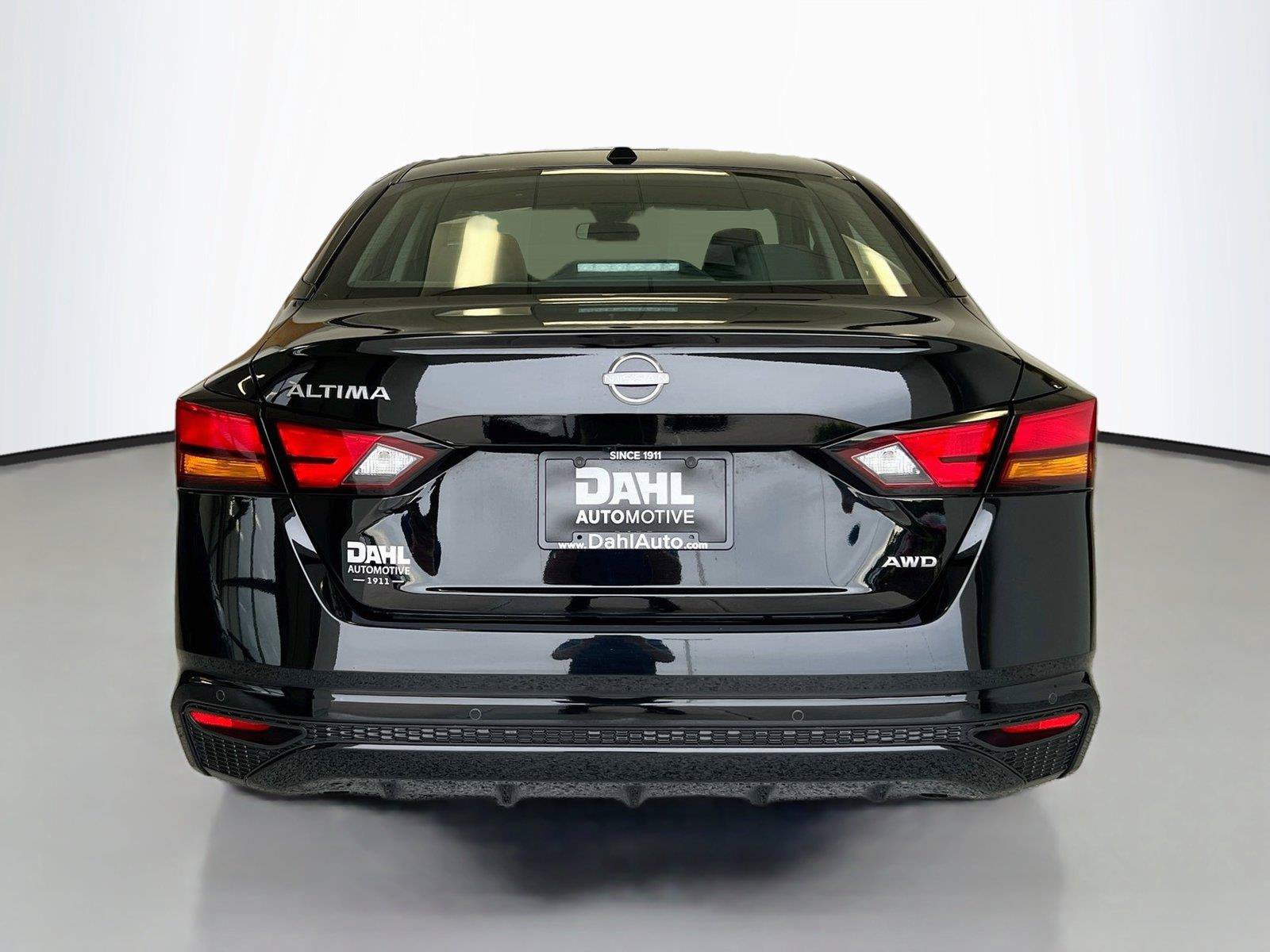 Used 2025 Nissan Altima 2.5 SV AWD/4WD image 12