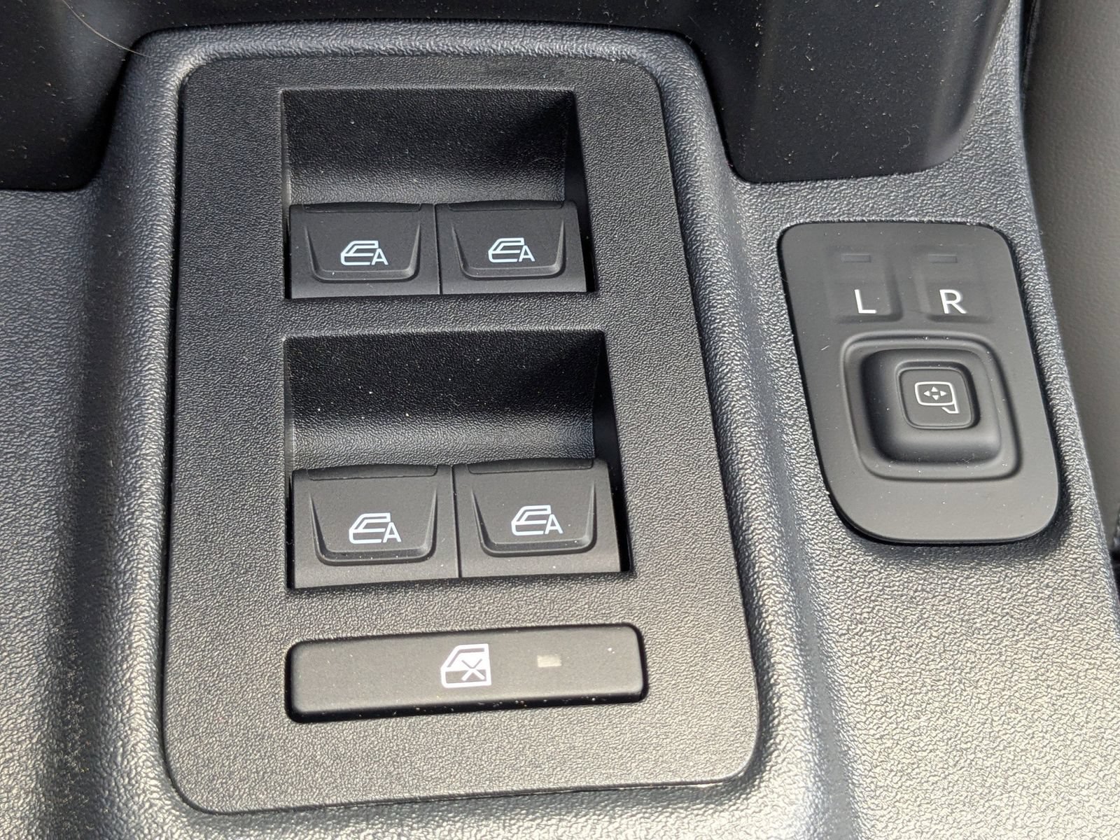 New 2025 Ford Bronco Outer Banks w/ Sasquatch Package AWD/4WD image 25