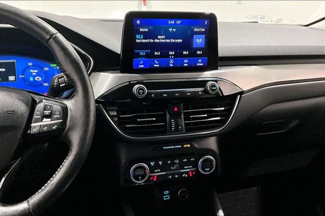 Used 2021 Ford Escape Titanium image 9