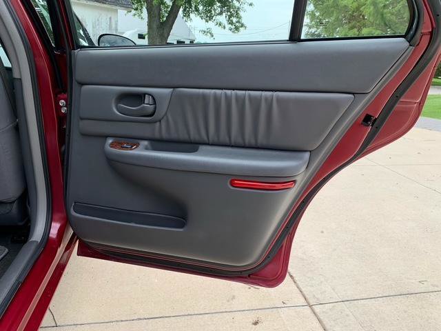 Used 2004 Buick Century Custom FWD image 17