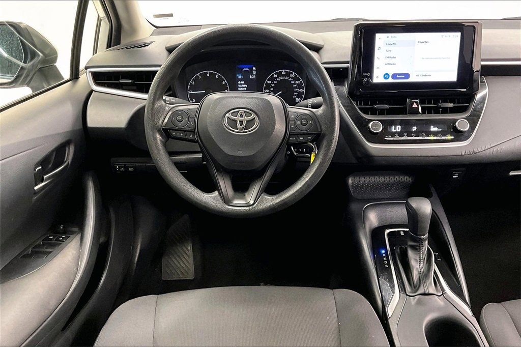 Used 2023 Toyota Corolla LE image 4