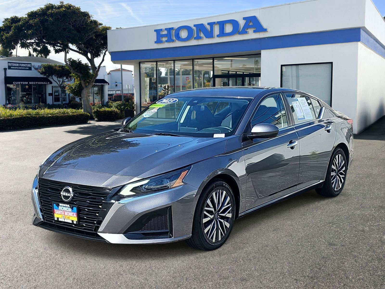Used 2023 Nissan Altima 2.5 SV FWD image 1