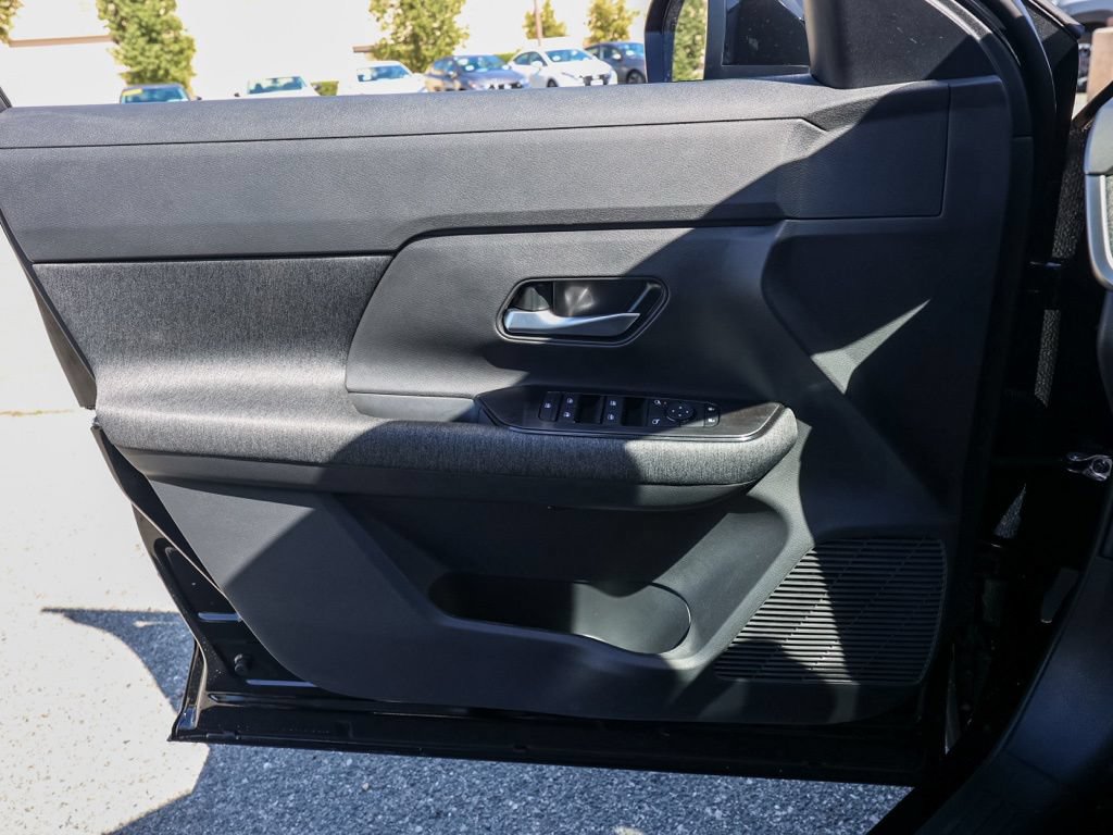 New 2026 Nissan Kicks SV w/ SV Premium Package FWD image 23