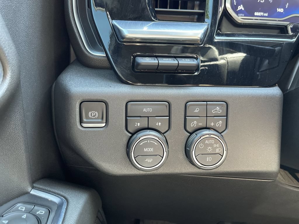 Used 2022 Chevrolet Silverado 1500 LTZ w/ LTZ Premium Package AWD/4WD image 18
