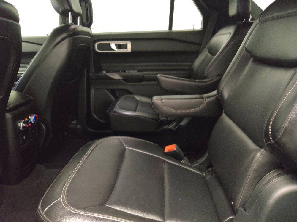 Used 2020 Ford Explorer XLT w/ Equipment Group 202A RWD image 18