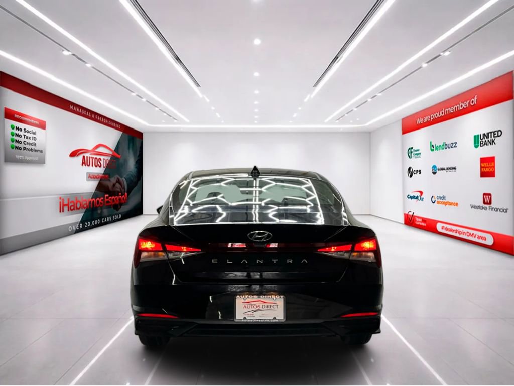 Used 2021 Hyundai Elantra SE w/ Cargo Package image 6