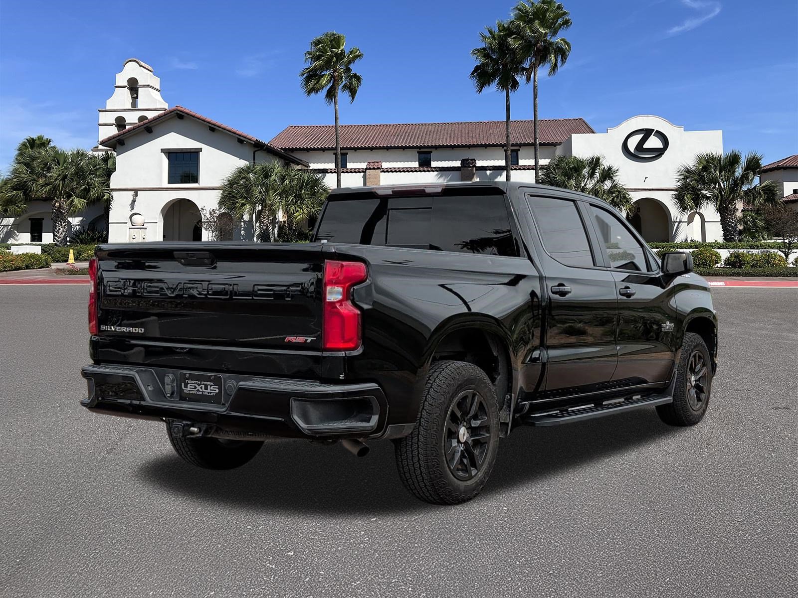 Used 2020 Chevrolet Silverado 1500 RST w/ Texas Edition RWD image 2