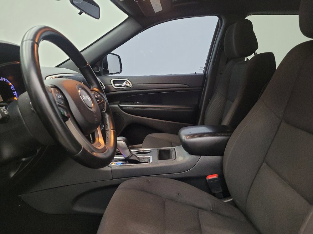 Used 2021 Jeep Grand Cherokee Laredo image 17