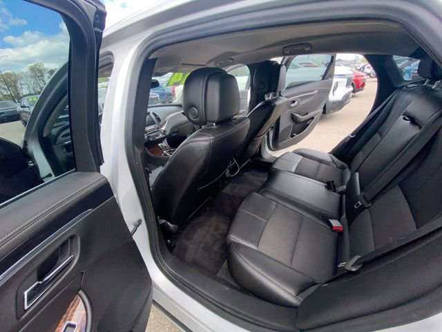 Used 2014 Chevrolet Impala LT w/ Convenience Package FWD image 21
