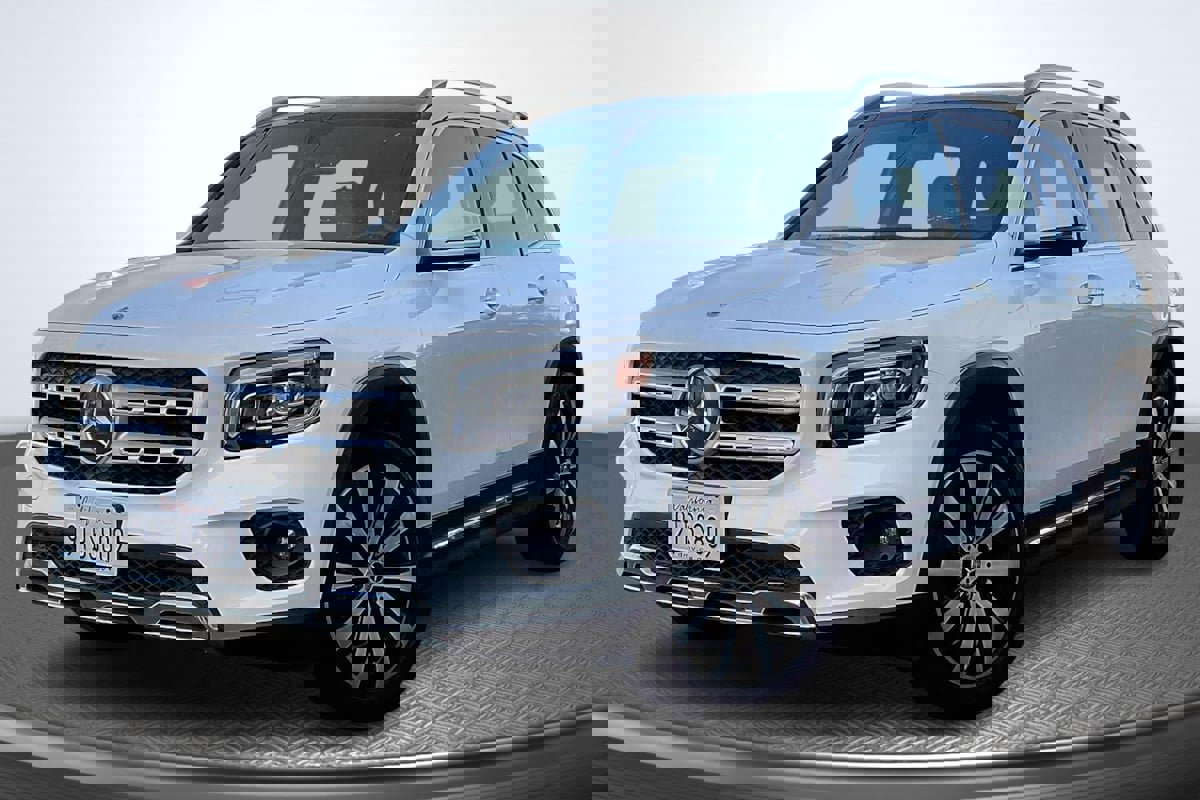 Used 2022 Mercedes-Benz GLB 250 w/ Premium Package image 12