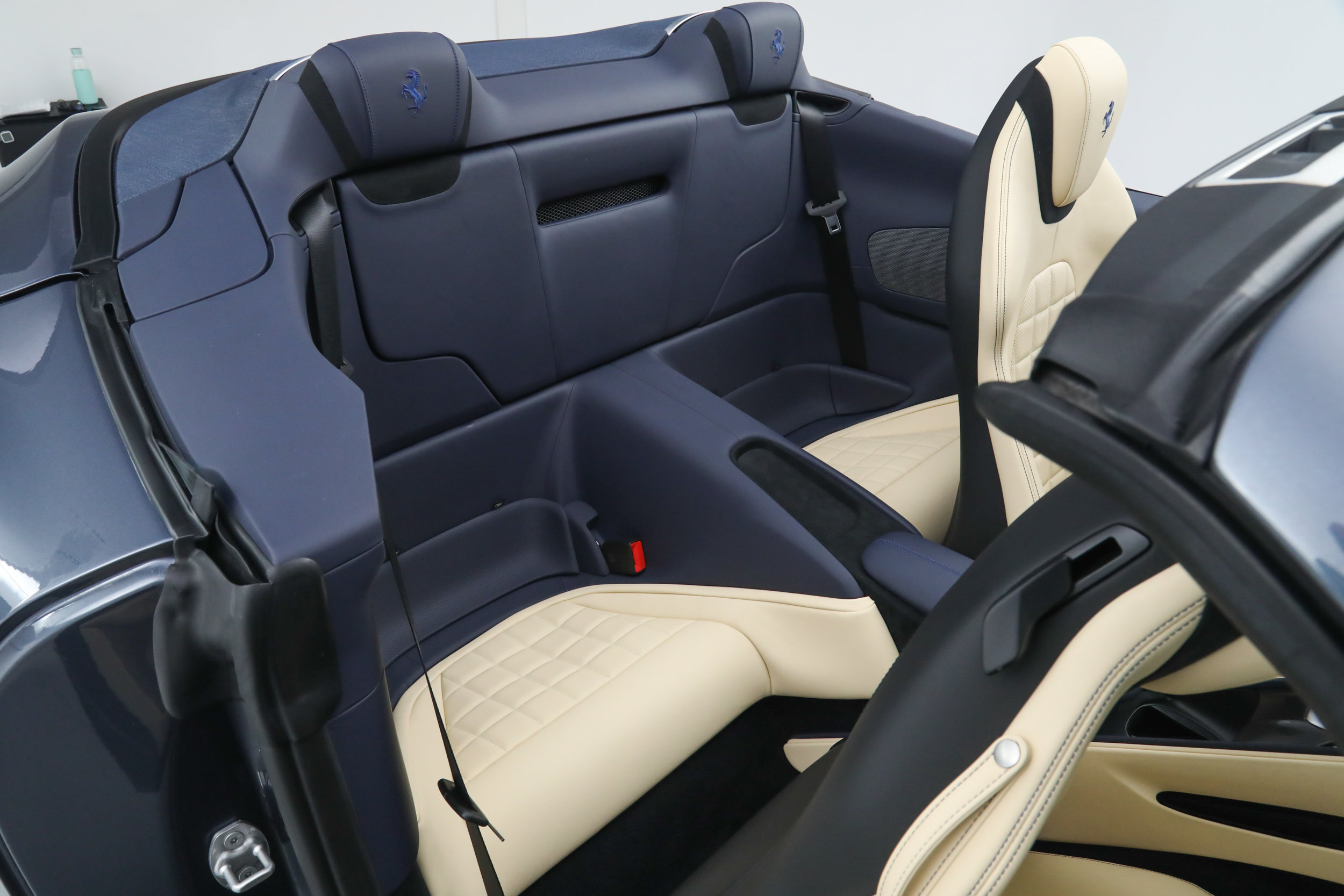 Certified 2025 Ferrari Roma Spider RWD image 23