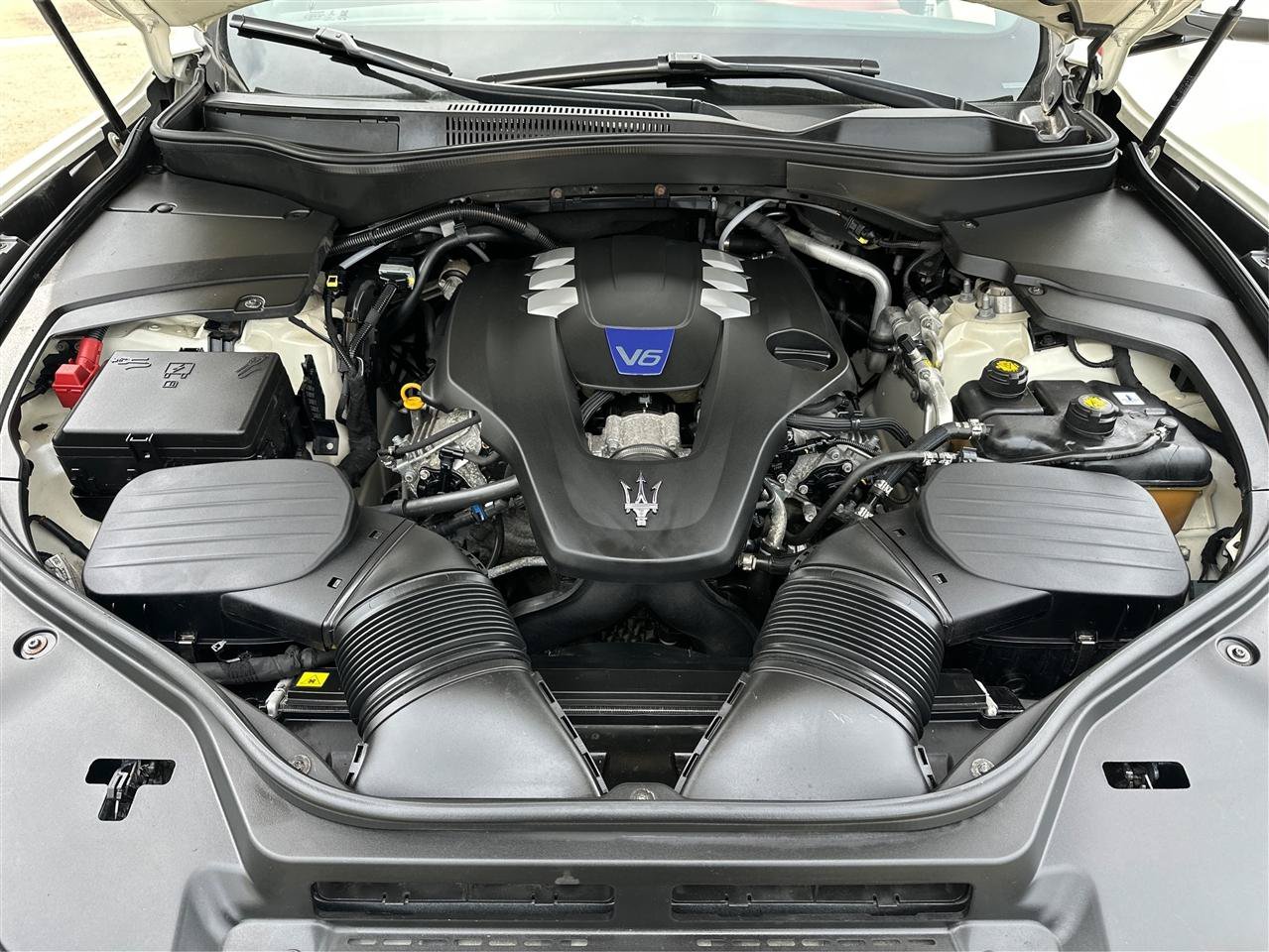 Used 2019 Maserati Levante S GranSport AWD/4WD image 25