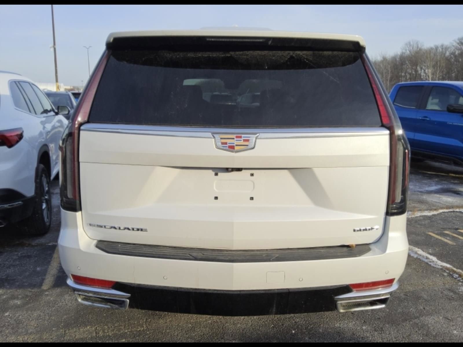 Used 2024 Cadillac Escalade ESV Premium Luxury Platinum w/ Heavy-Duty Trailer Package image 3